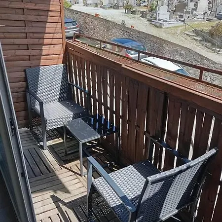 Proche Sanctuaire Duplex 12 Voyageurs 150m2 Lit Bebe Et Balcon Fumeur En Exterieur Lourdes